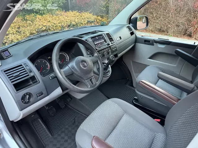 VW Caravelle T5 2.0 TDI 84kW,9.Míst,Webasto,Kamera - 8