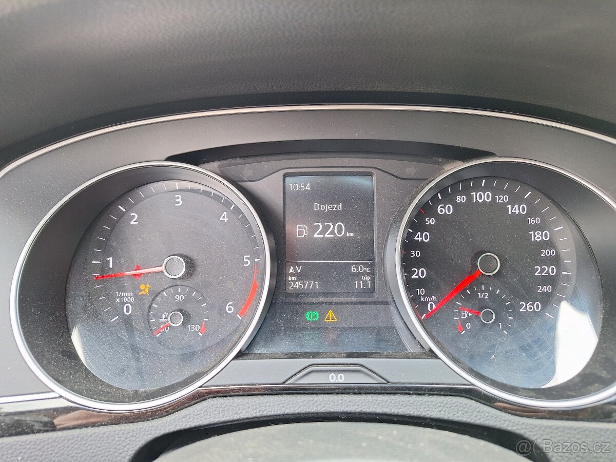 Volkswagen Passat 2.0 TDI - 8