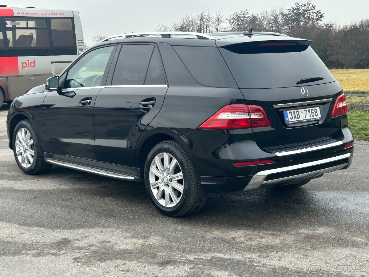 Mercedes ML 350d AMG line 9/2012 ČR 1.maj.,servis MB,výbava - 8
