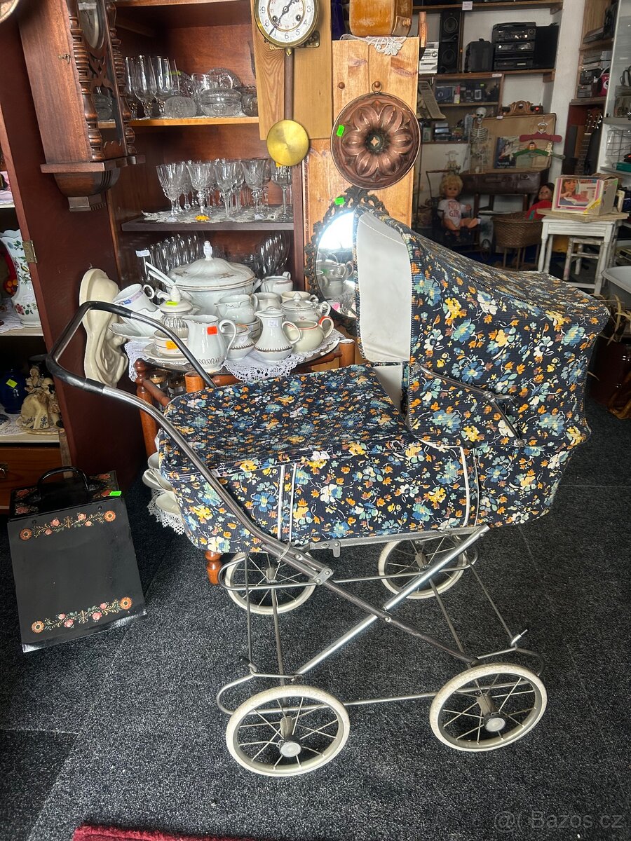 Retro kočárek pro panenky - 8