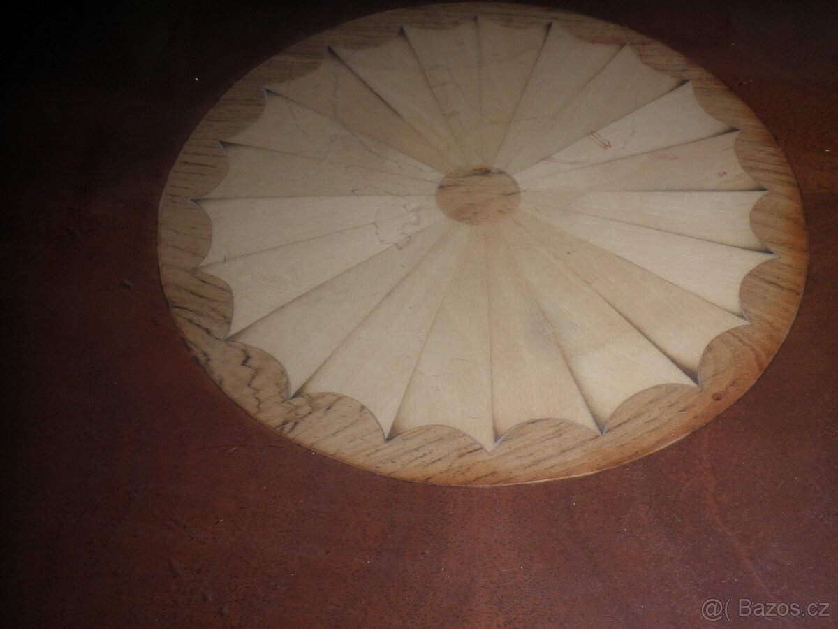 Konferenční stůl s intarzií - 8