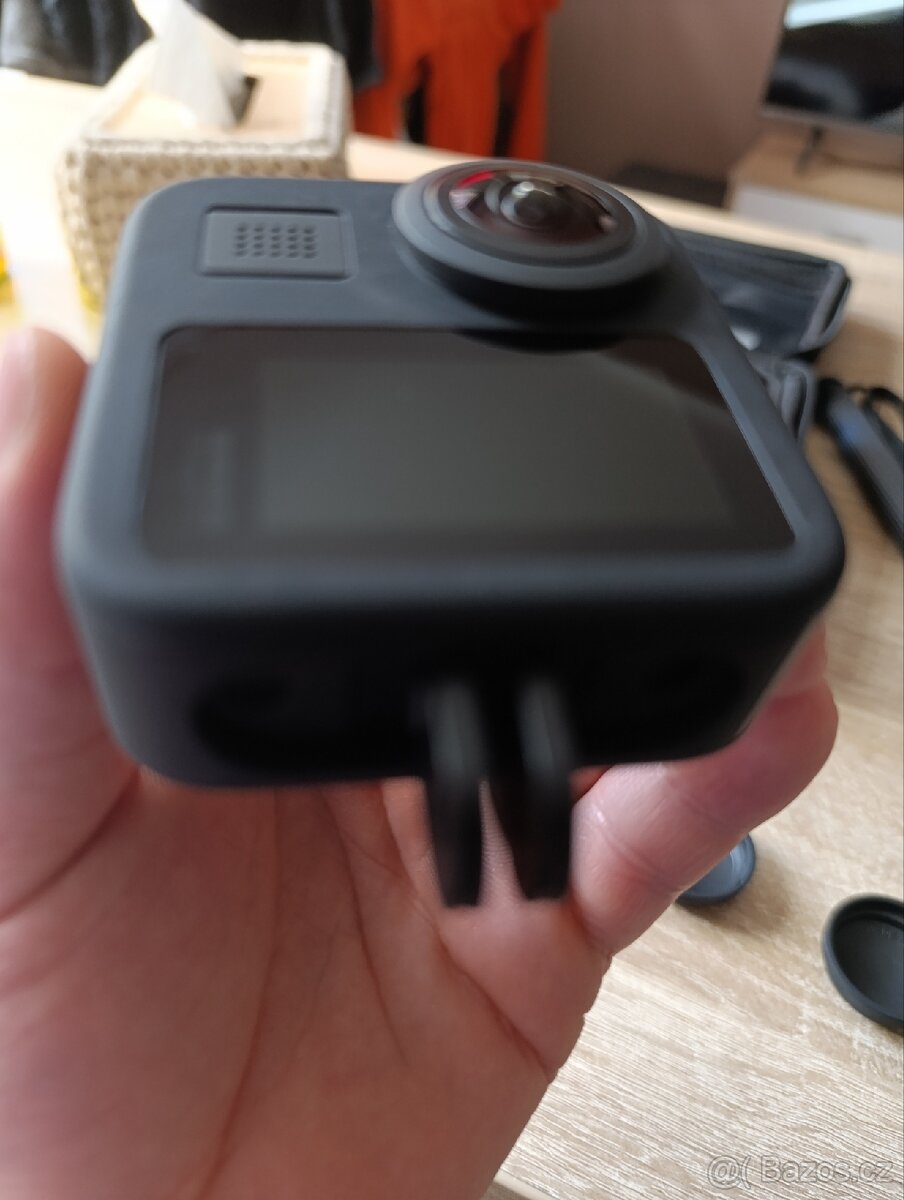 GoPro max 360 a Lamax X9.2 - 8