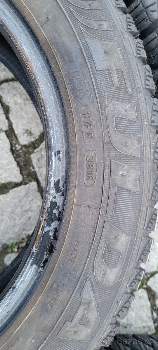 Zimní pneu 185/60/15 - 8