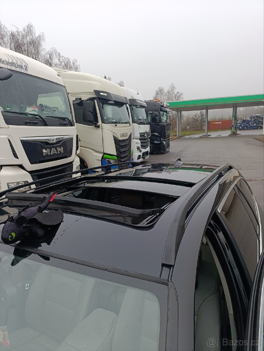 Bmw e61 facelift 520d - 8