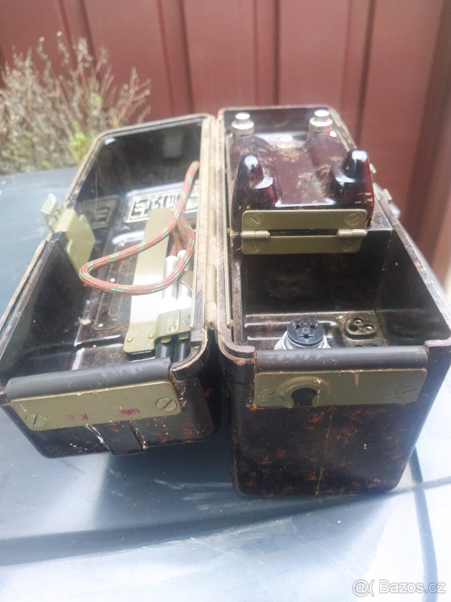 retro 2ks. vojenské polní telefony - nekompletní - 8