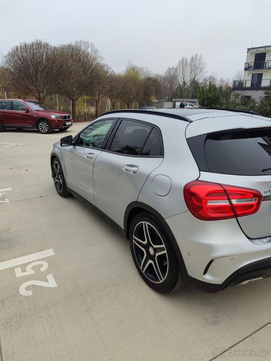 MERCEDES-BENZ GLA 220 d 4MATIC AMG - 8
