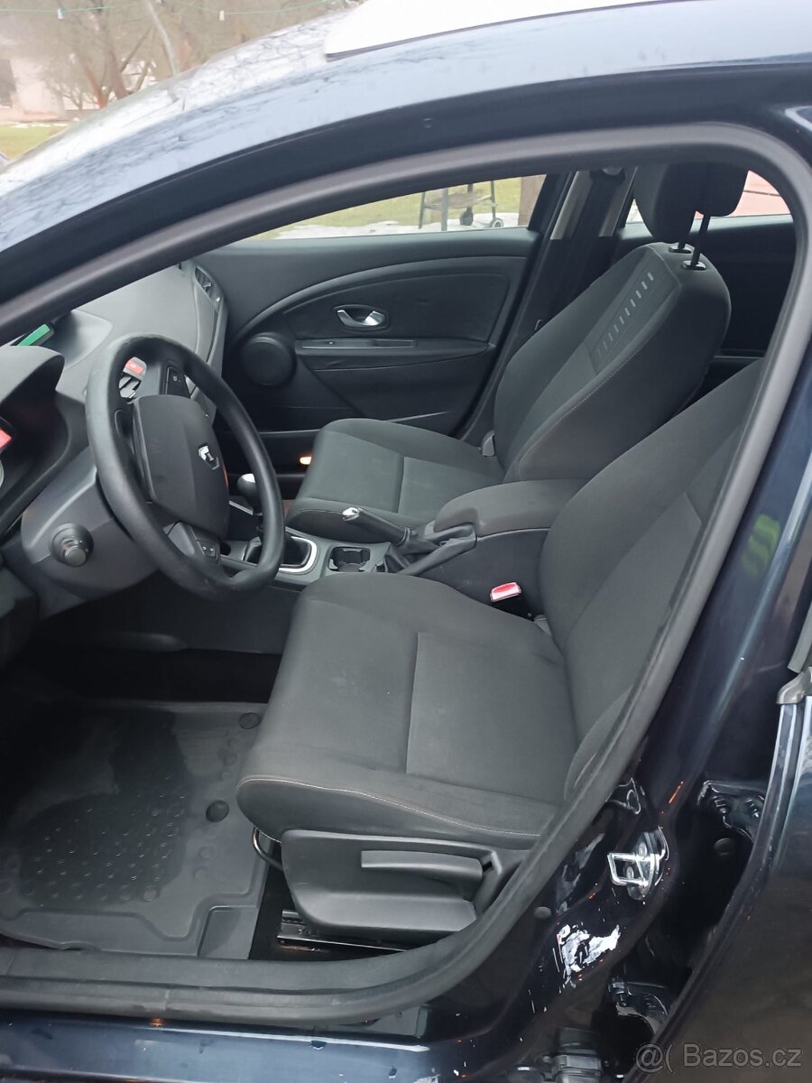 Renault Mégane III 1,6 benzín 2009 - 8