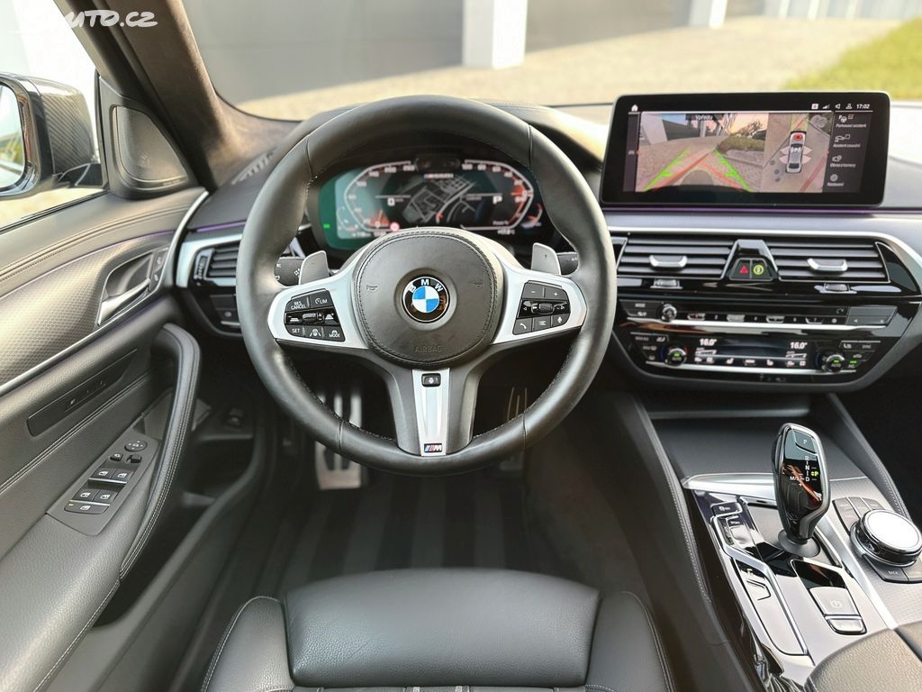 BMW Řada 5, M550i V8|390kW|Laser|DPH|Bufík - 8