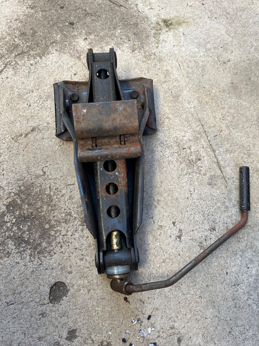 Nůžkový zvedák. - 8