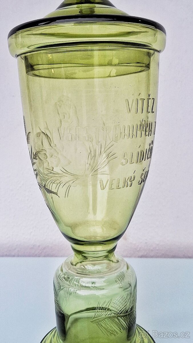 Starý skleněný pohár pro vítěze - 8