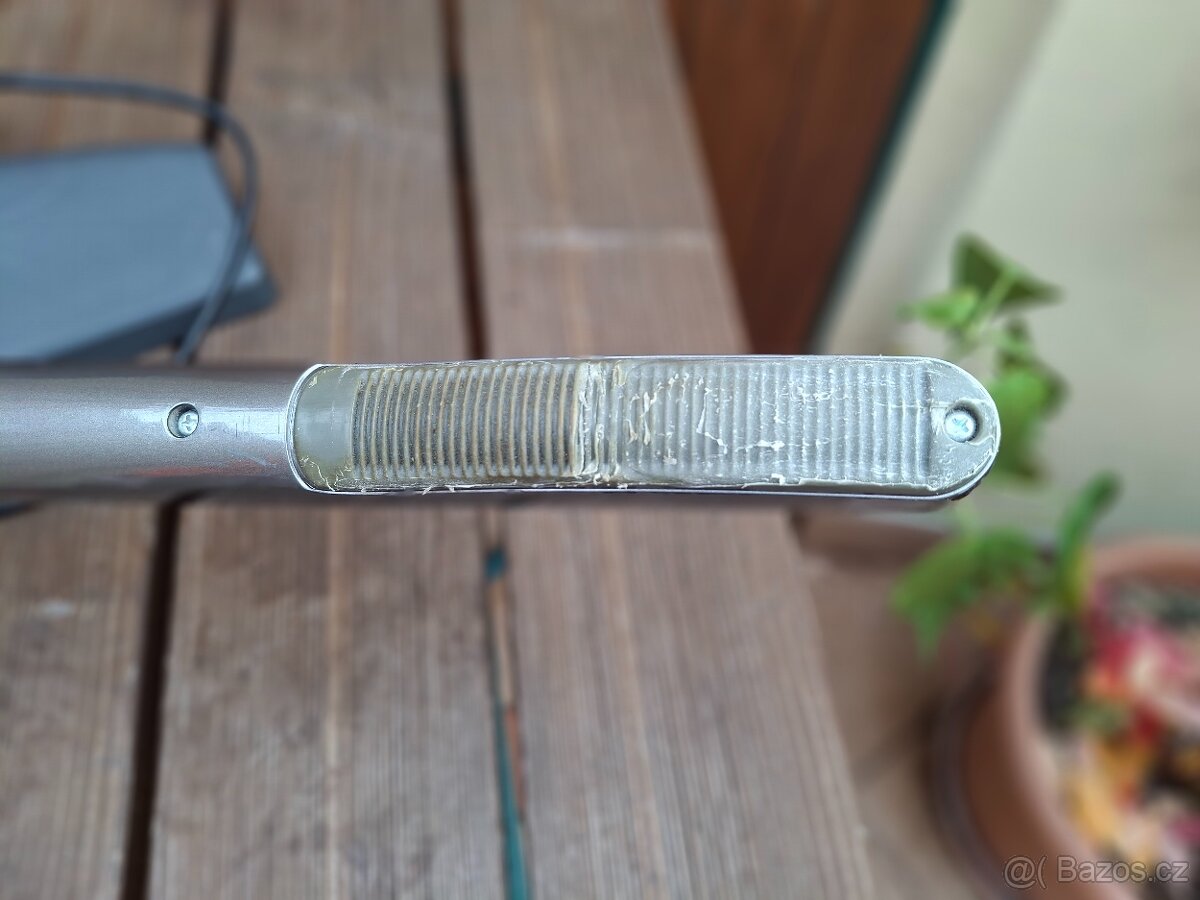 Aku vysavač ETA - cca 7 min - 8