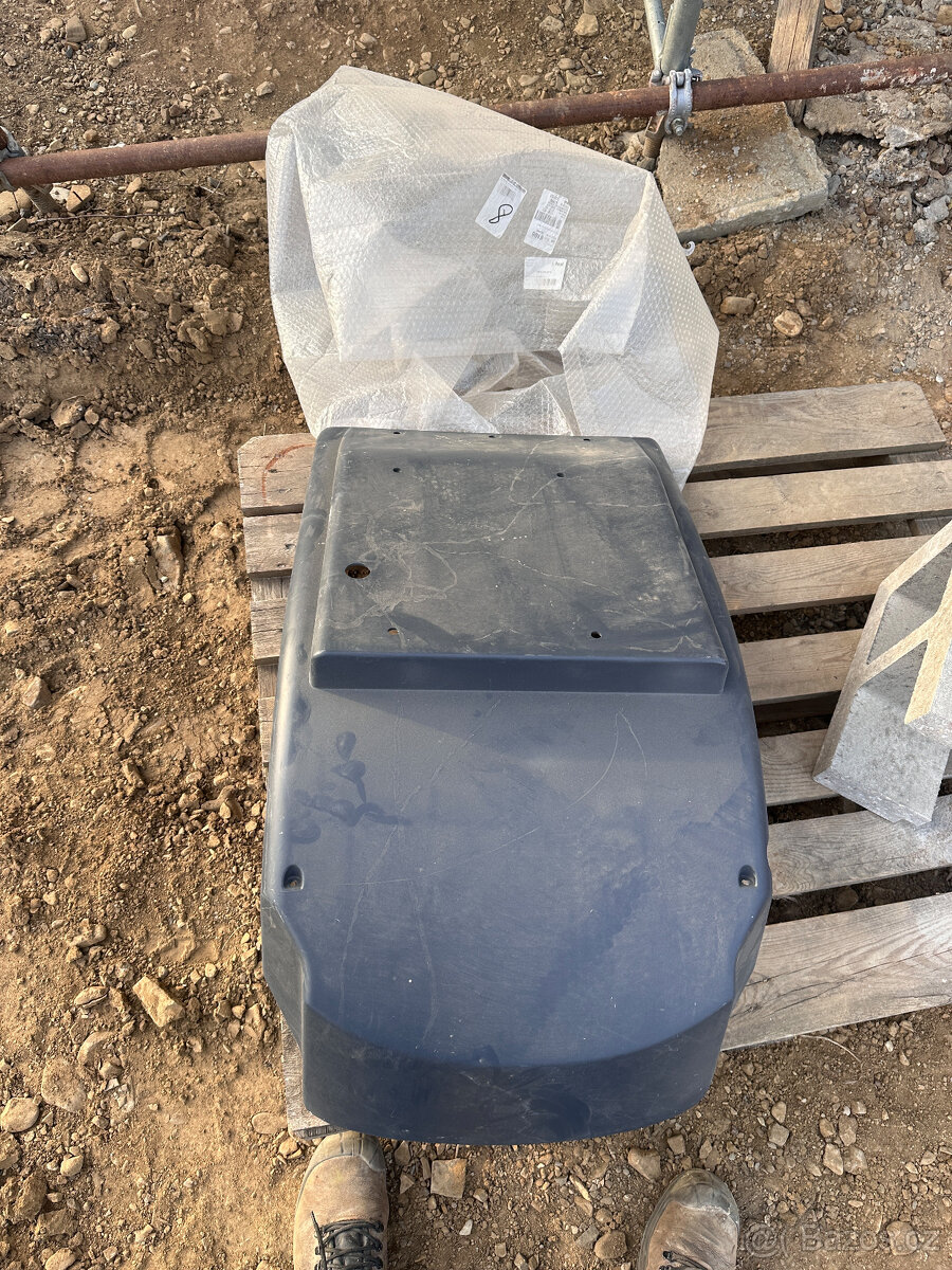 DAF LF, levý blatník, zadní část - 8