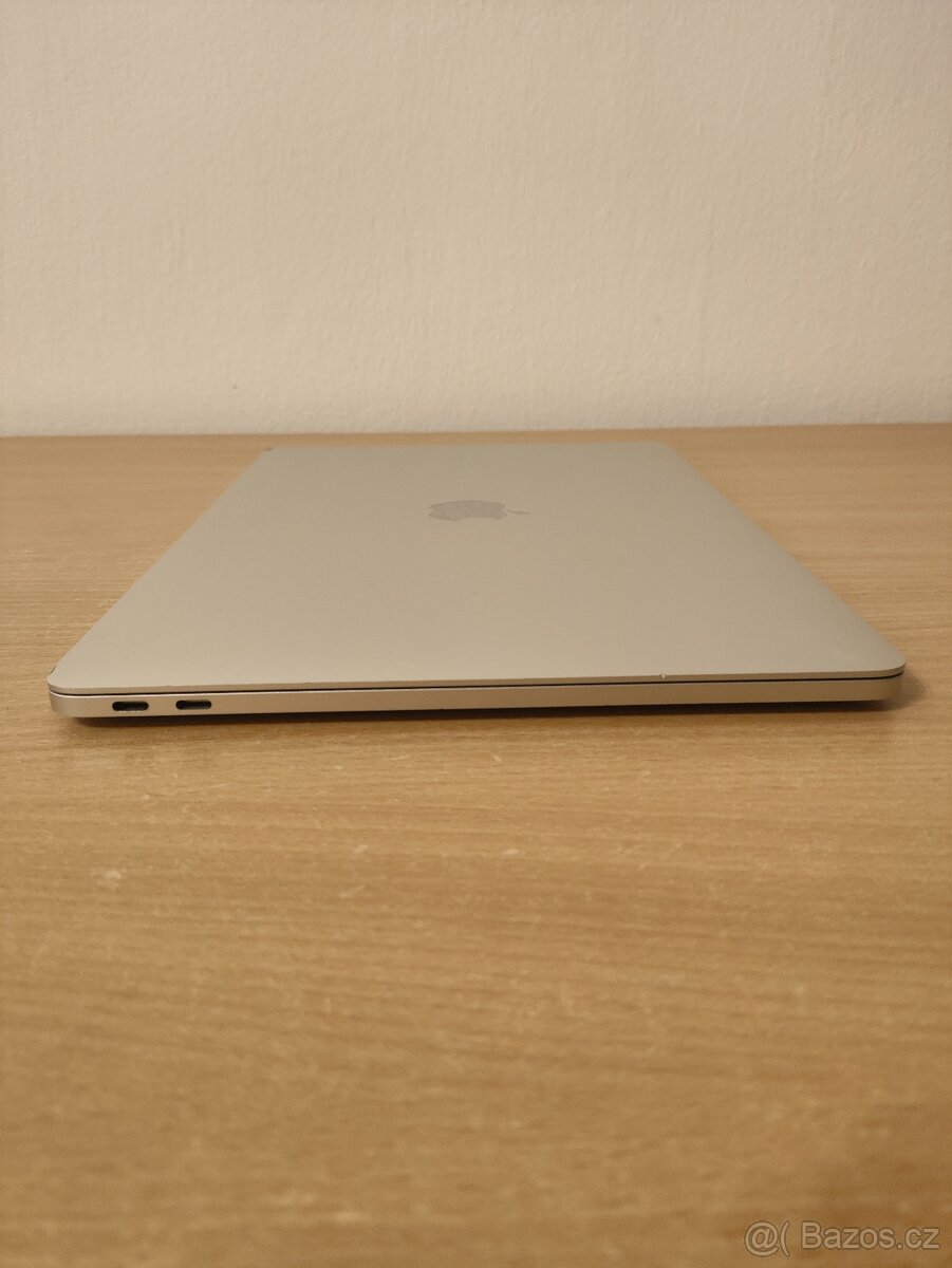 MacBook Pro 2017 | i5 • 16GB • 256GB SSD - 8