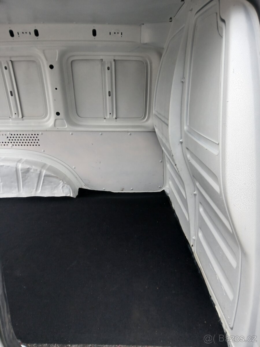 Volkswagen Caddy - 8