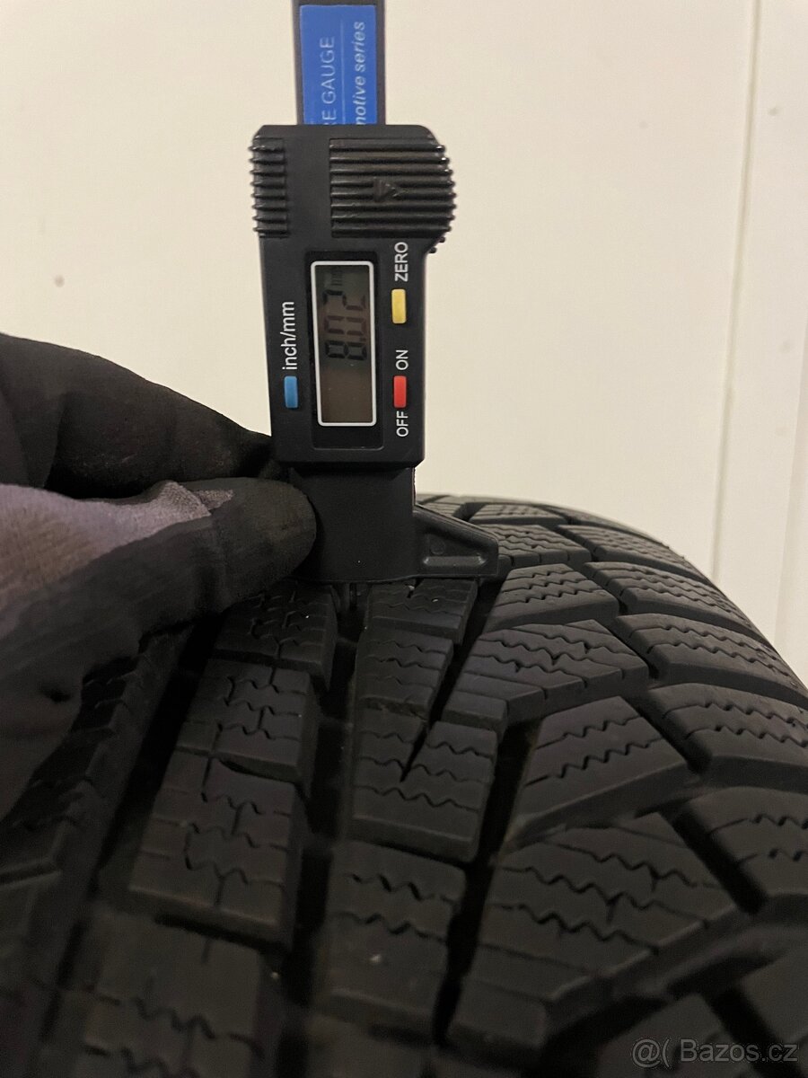 Original zimni alu Audi Q3 5x112 + 215/65/17 98% - 8