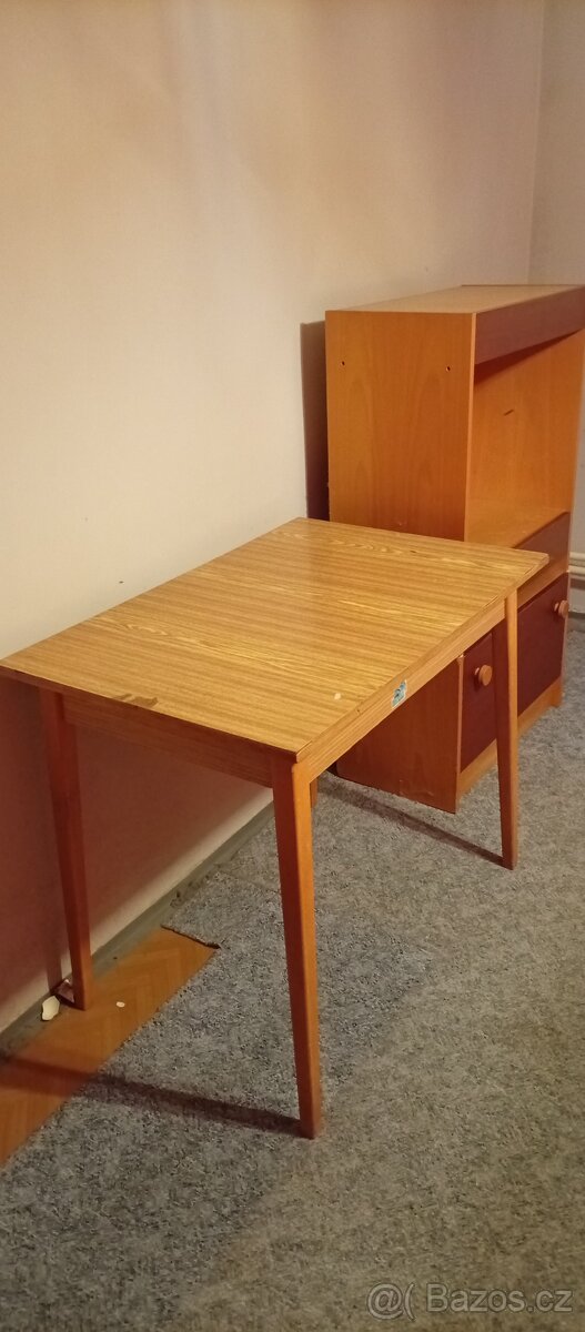 Daruji za odvoz skříně a psací stoly - 8