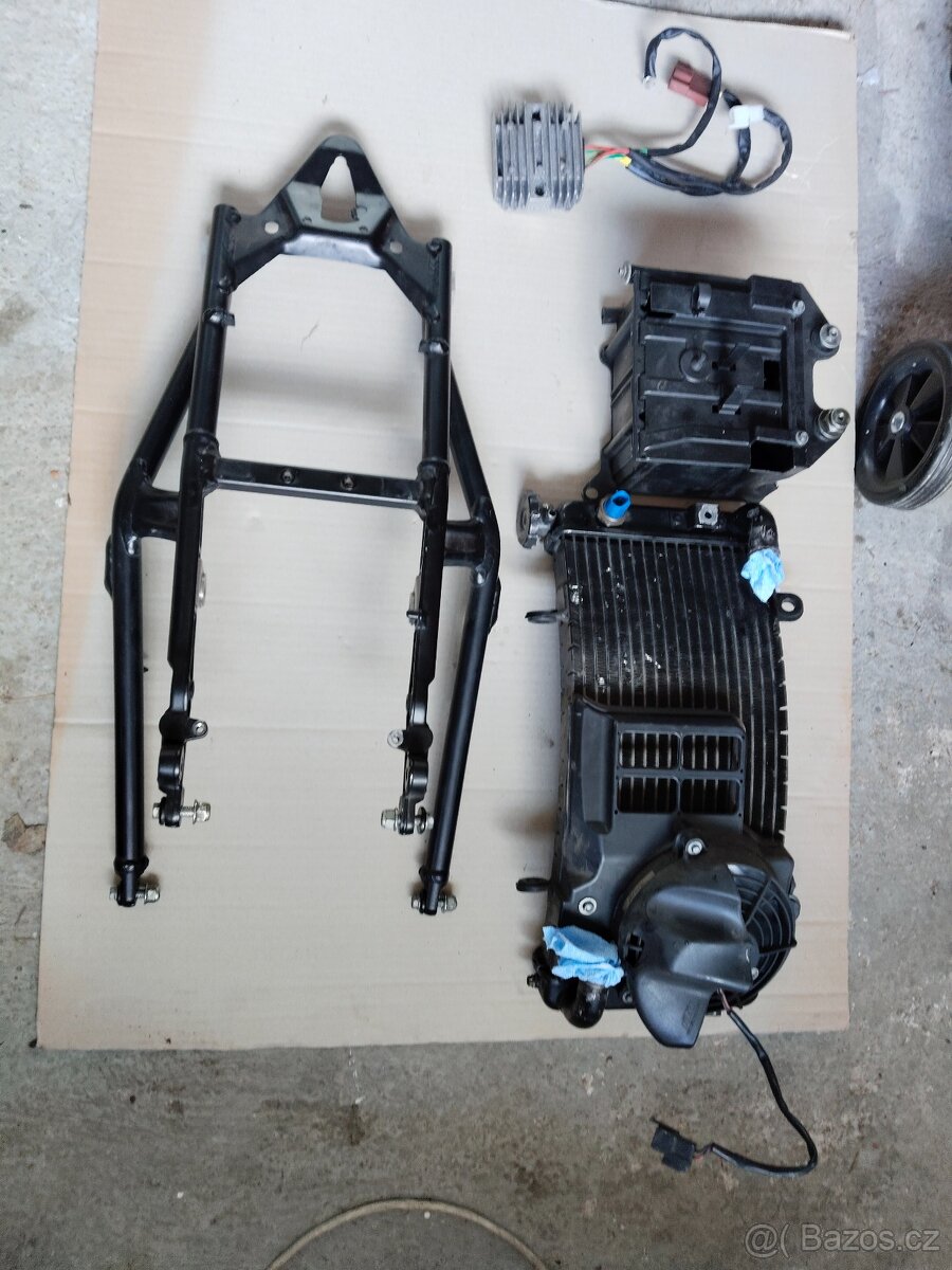 KTM 990 SUPER DUKE na dily - 8