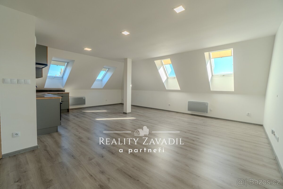 Pronájem bytu 3+KK, 80 m² , Šenovská, Slezská Ostrava - 8