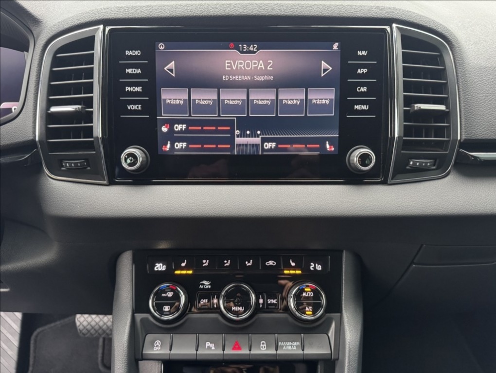 Prodávám Škoda Karoq 1,5 TSI STYLE ACC DPH 1.maj ČR - 8