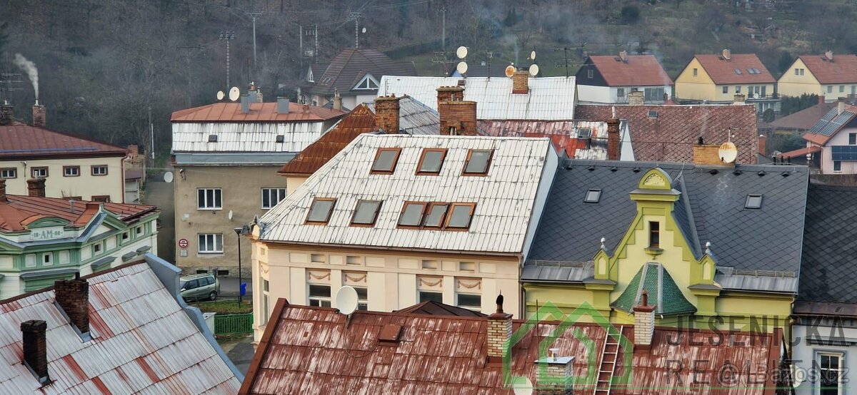 Prodej rodinného domu s restauraci. - 8