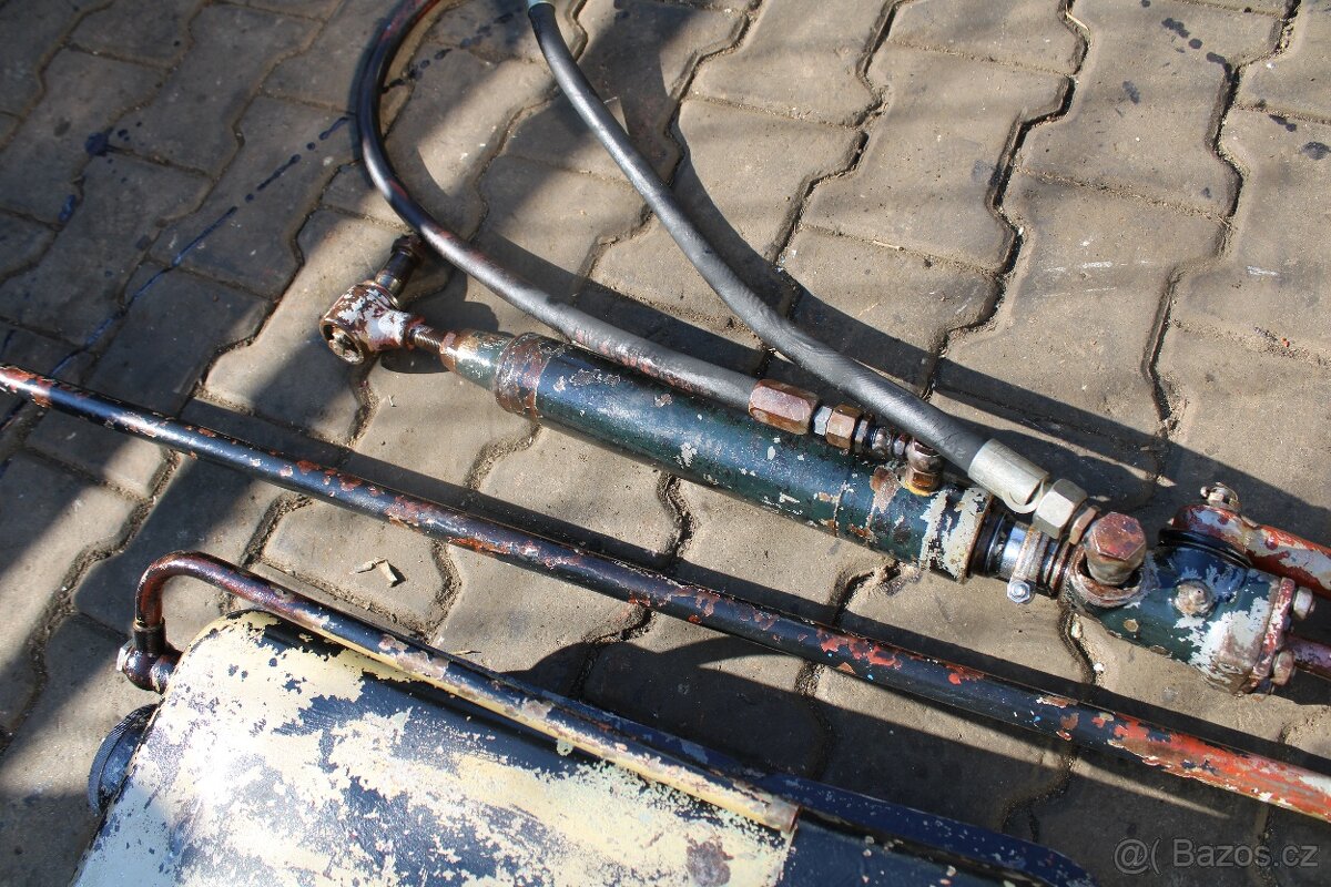 Zetor 6911 posilovač řízení - 8