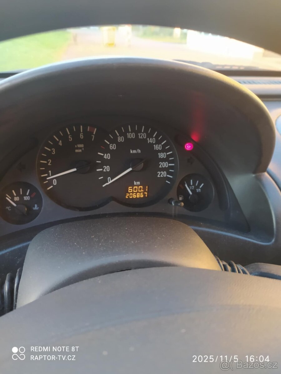 Opel Corsa C 1,2 / 16 V Twinport - 8