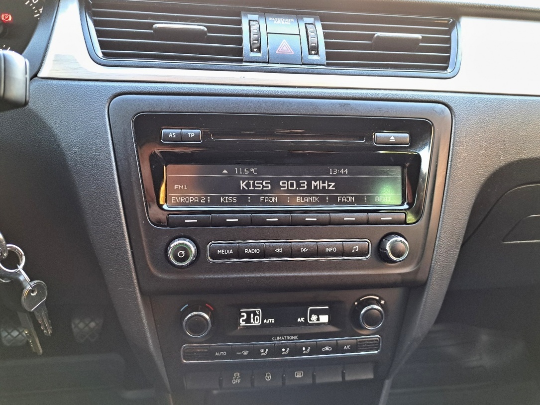 ŠKODA RAPID 1.2TSi 11/2013, KLIMA, PARKSYST, TAŽNÉ, 1.MAJ.ČR - 8