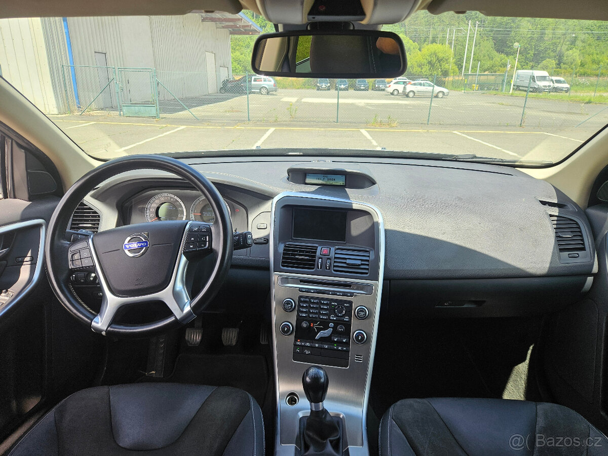 Volvo XC60 AWD, Manuální převodovka - 8