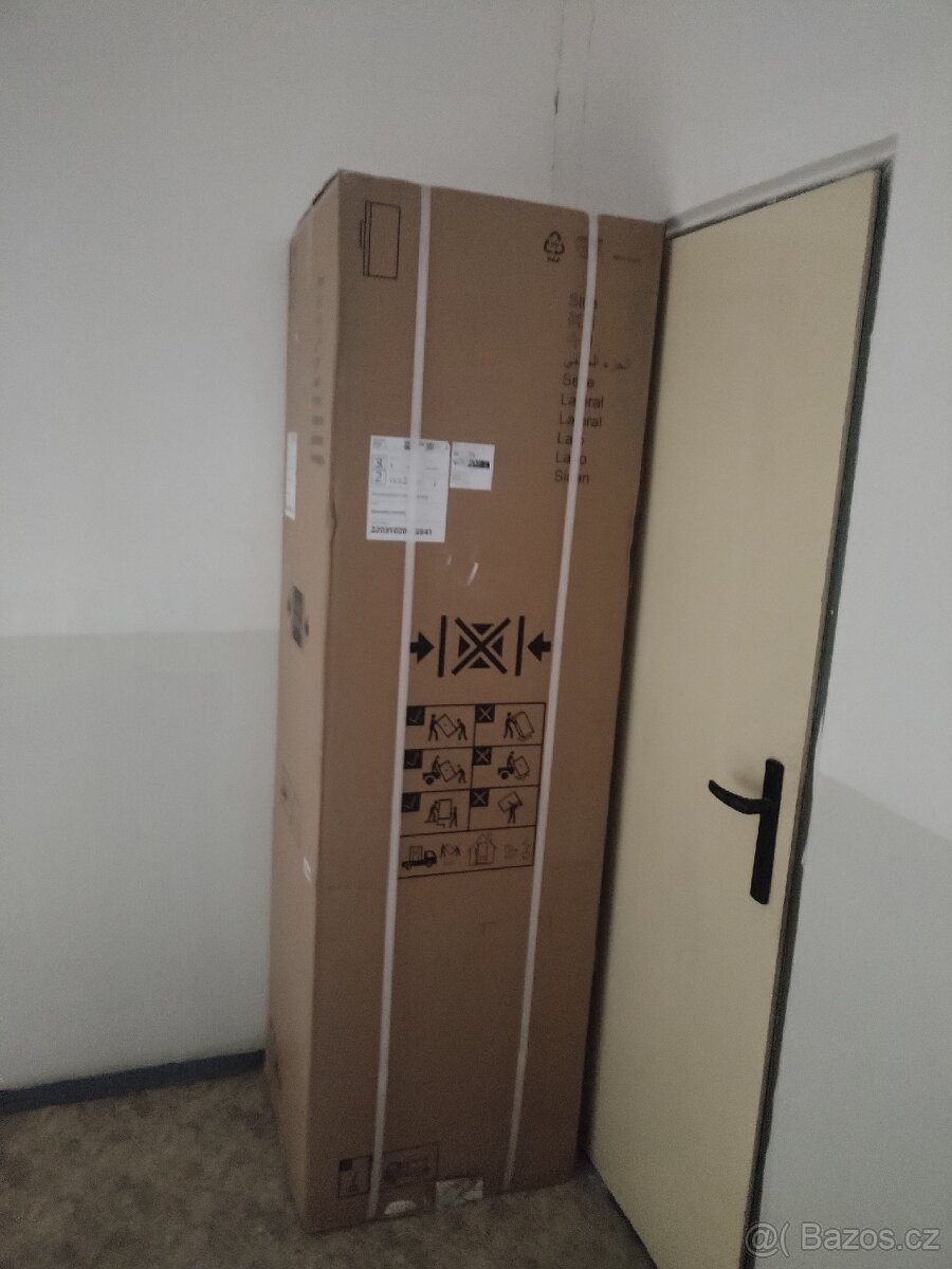 NOVÁ lednice s mrazákem ikea (2 metry) - 8