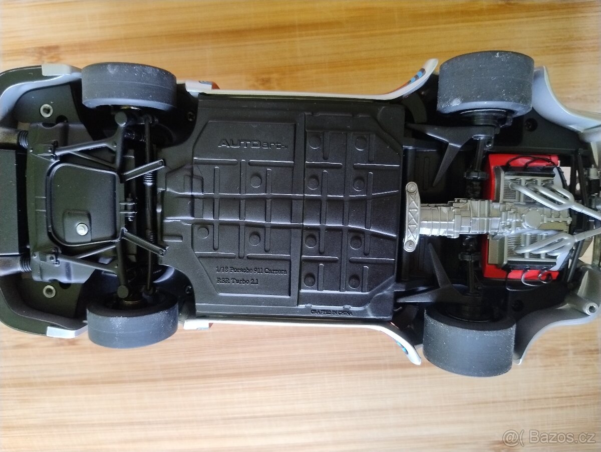 Porsche 911 1:18 - 8