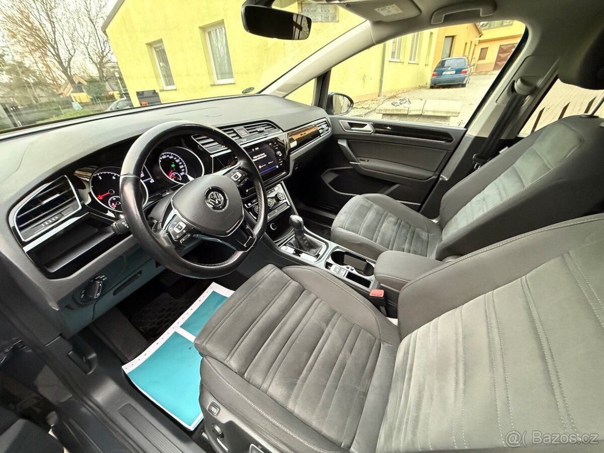 VW TOURAN 2,0TDi 110kW HIGHLINE DSG ACC NEZÁVISLÉ TOPENÍ - 8