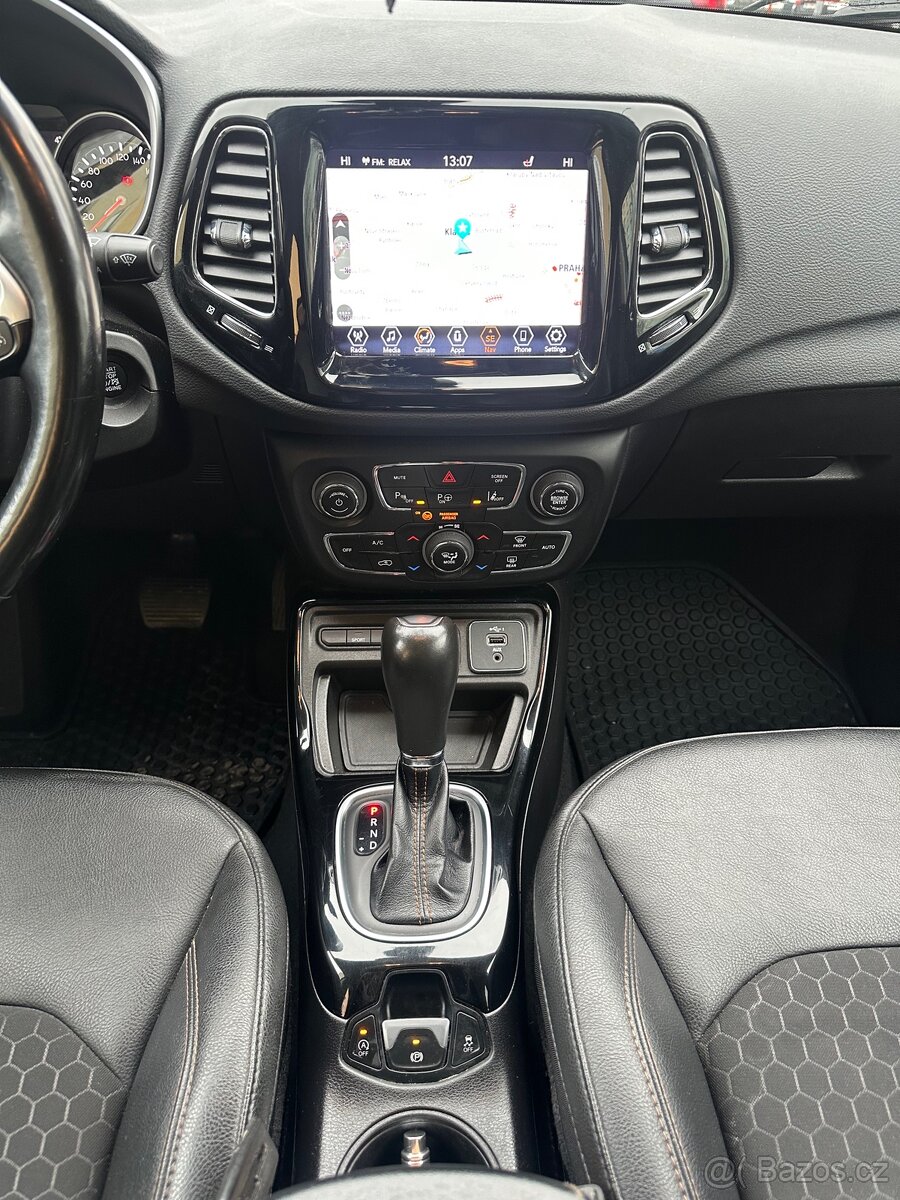 Prodam Jeep Compass 1.3 T-GDi 2021 Najeto: 33 000 km • - 8