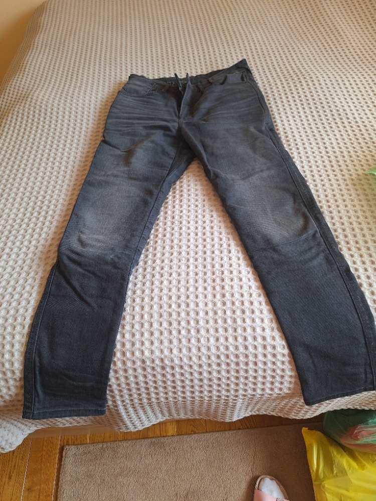 helma a oblečení na motorku. - 8