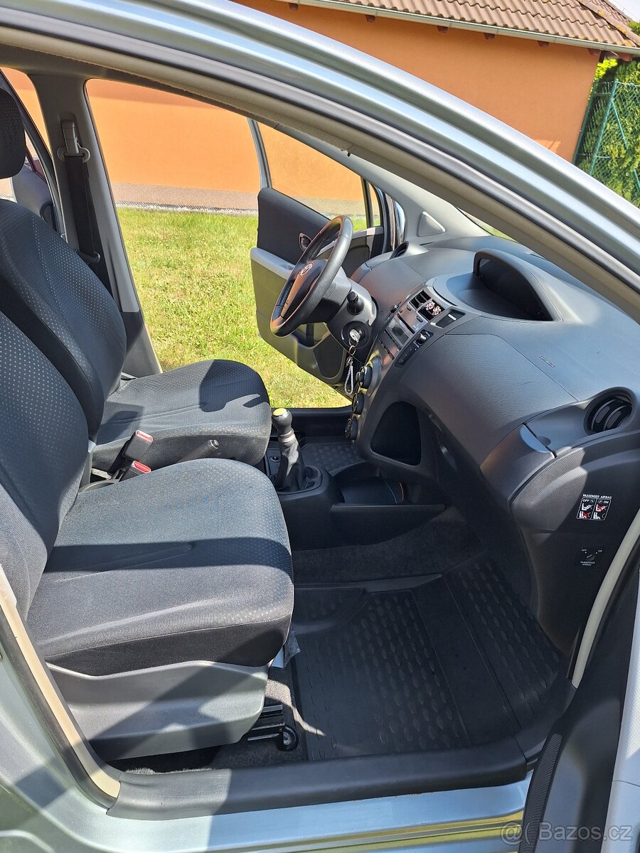 Toyota Yaris - 8