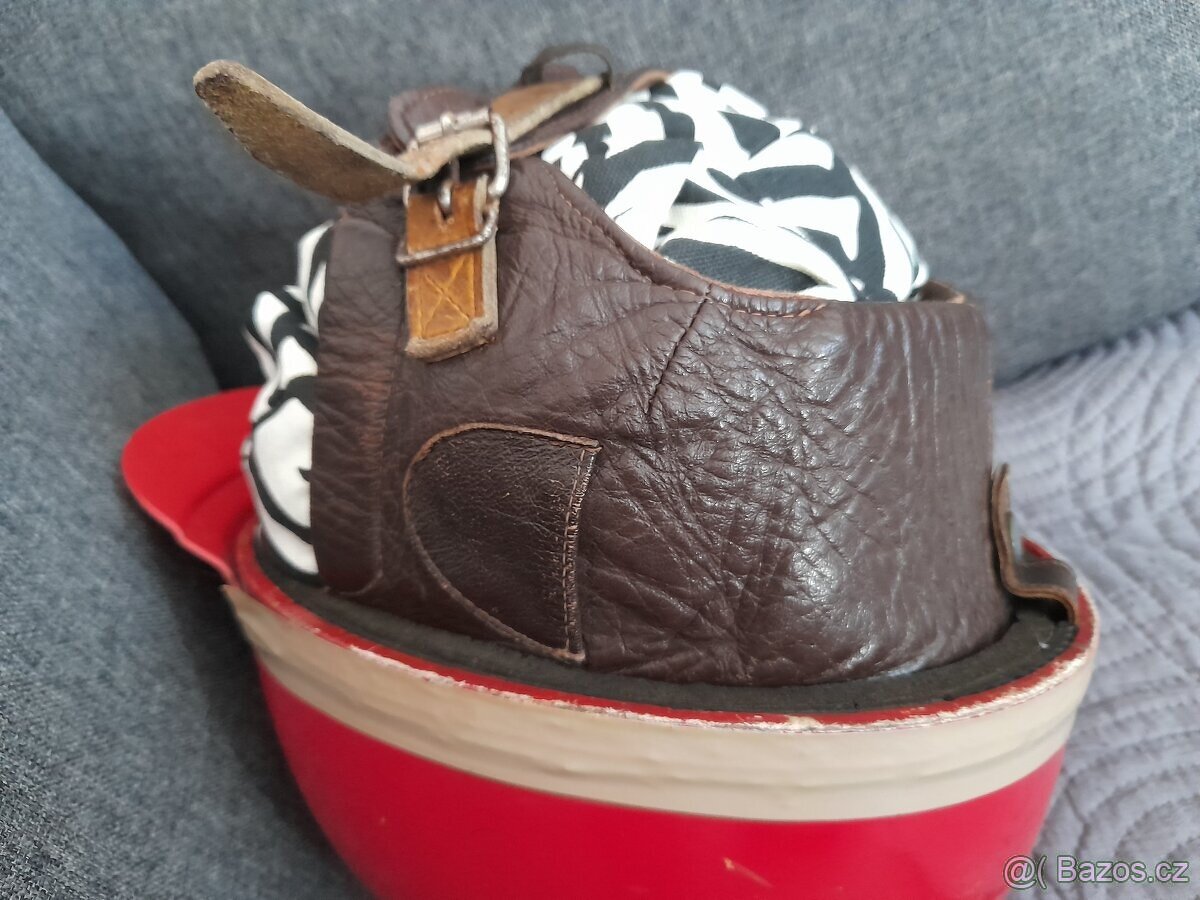 Stará retro helma kokoska za 949,- - 8