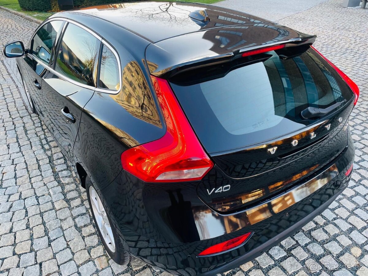 Volvo V40 2.0 D3 5VÁLEC 110KW MANUÁL LED SENZORY SERVISKA - 8