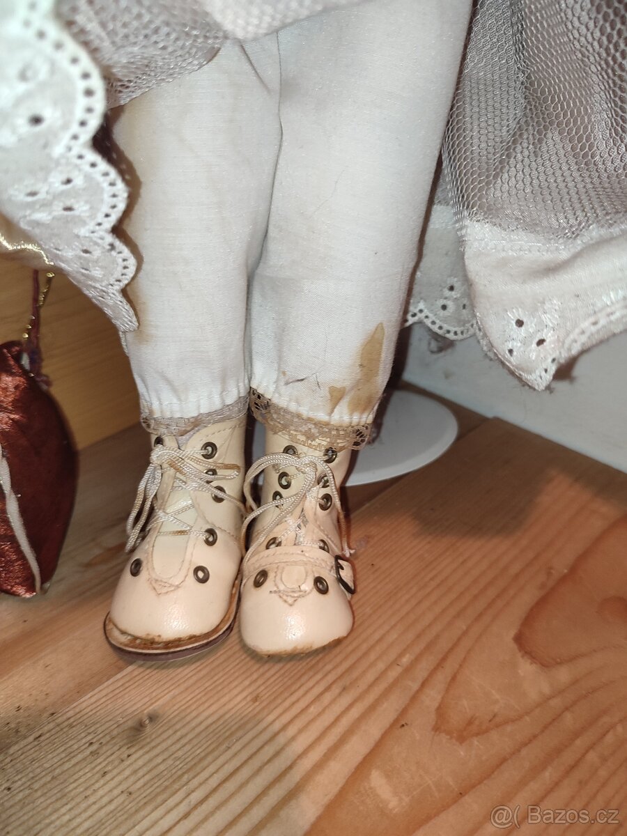 Porcelánová panenka - 8