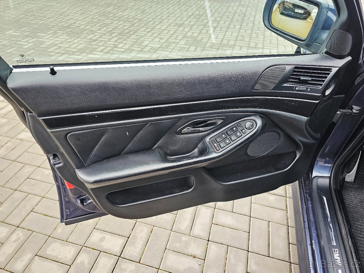 BMW Řada 5, 525d touring - 8