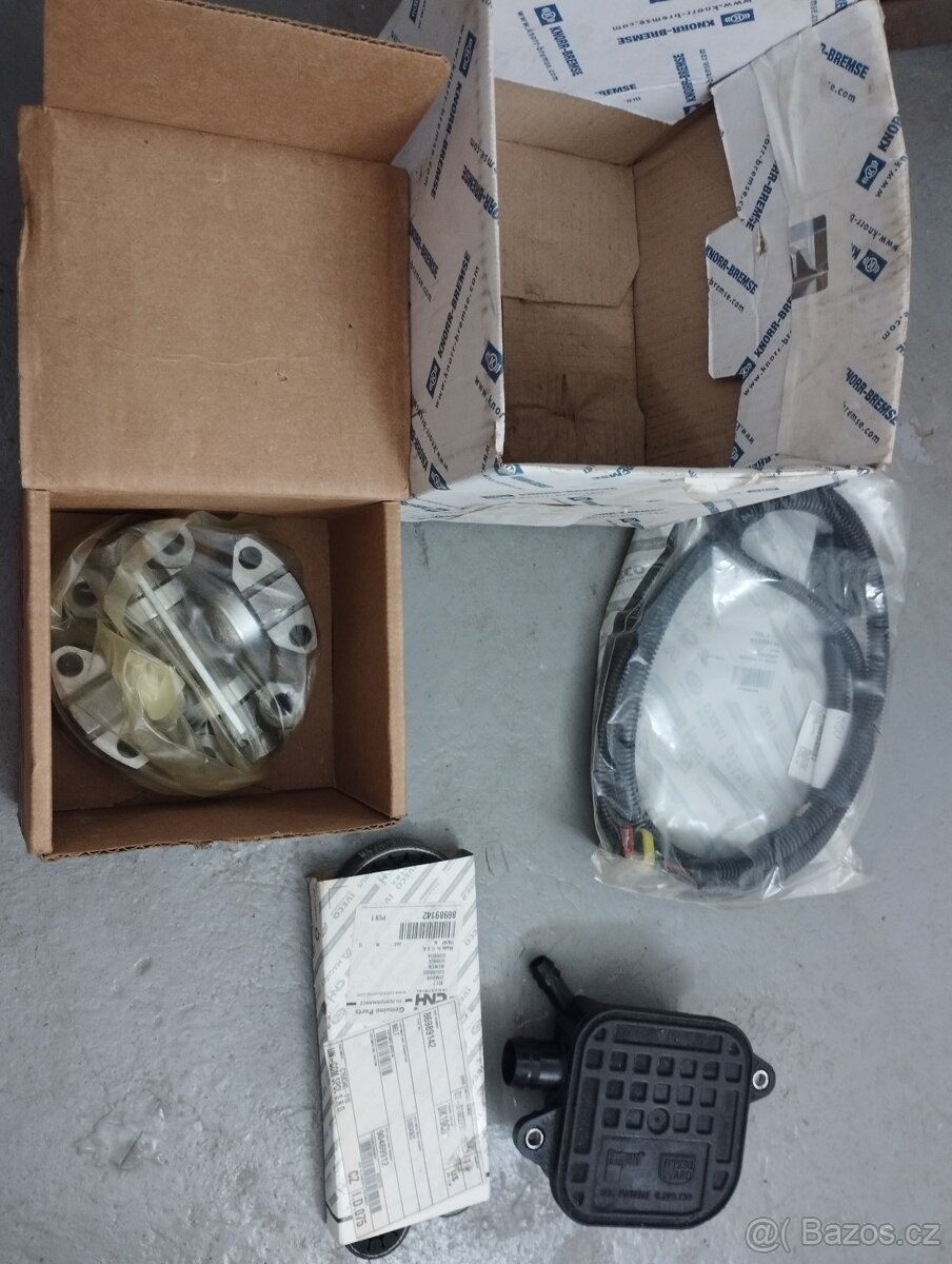 New Holland T8040 - 8