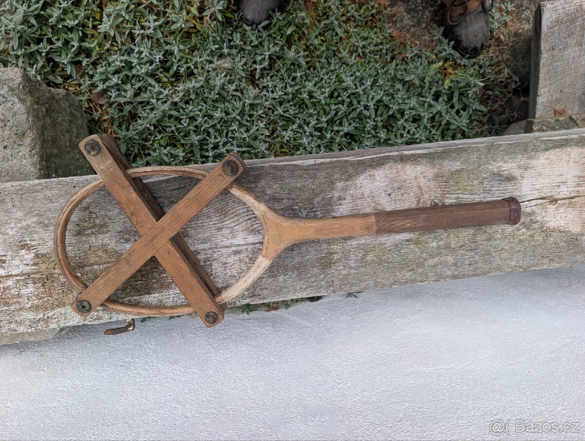 dekorace retro tenisova raketa - 8