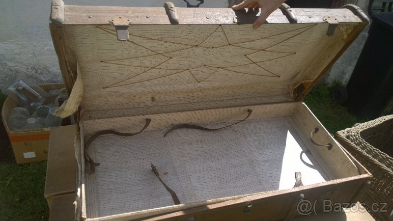 Starožitný lodní kufr - 8