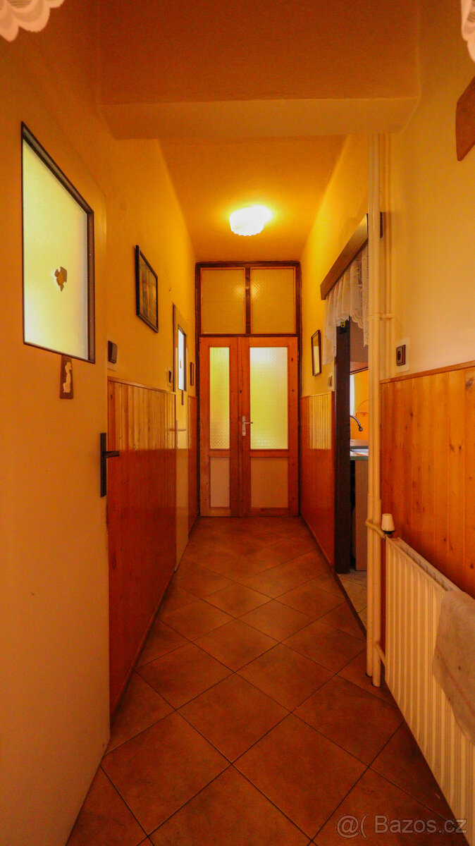 Prodej rodinného domu se zahradou a garáží v Horažďovicích - 8