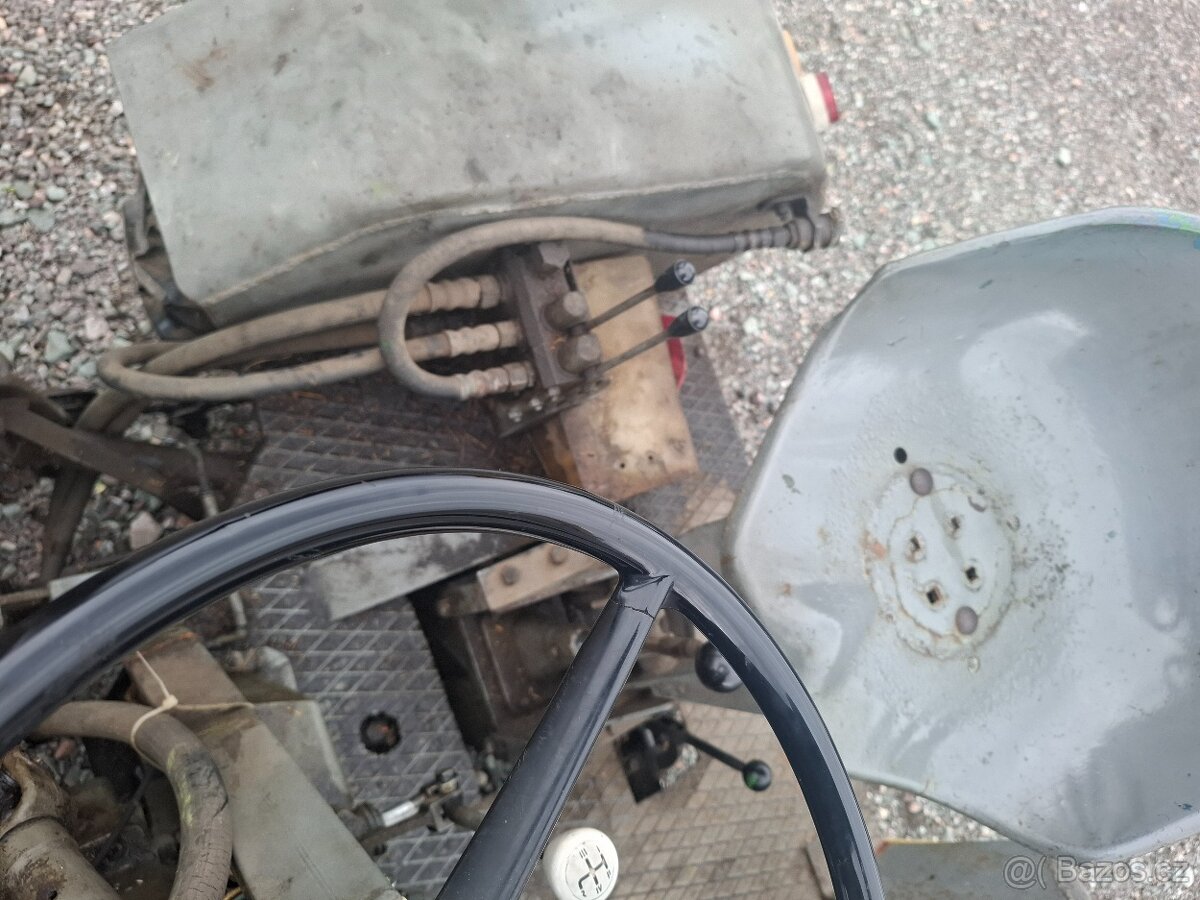 Traktor domací výroby ,sekačka,trabant,hydraulika - 8