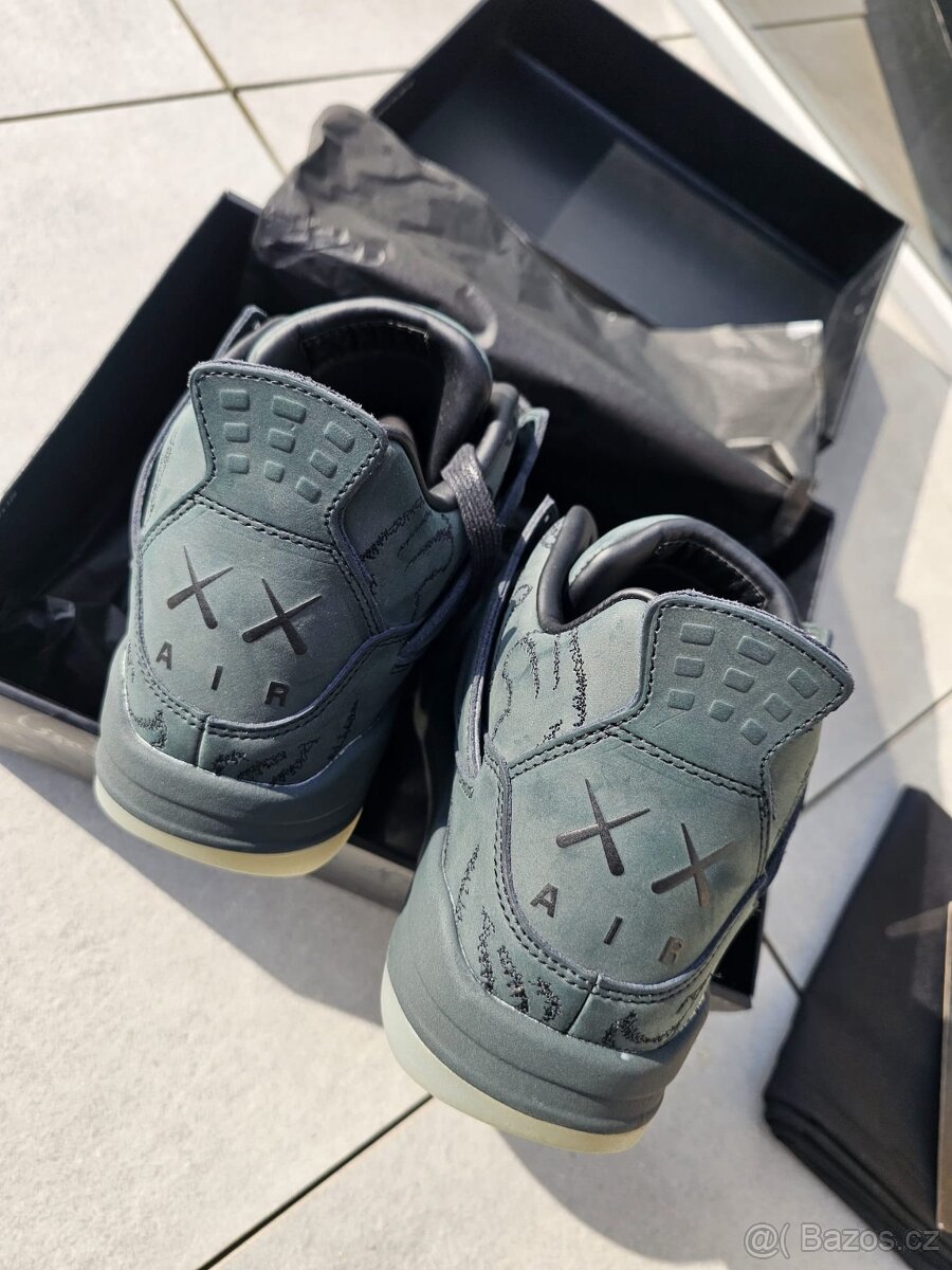 AIR JORDAN 4 RETRO KAWS - 8