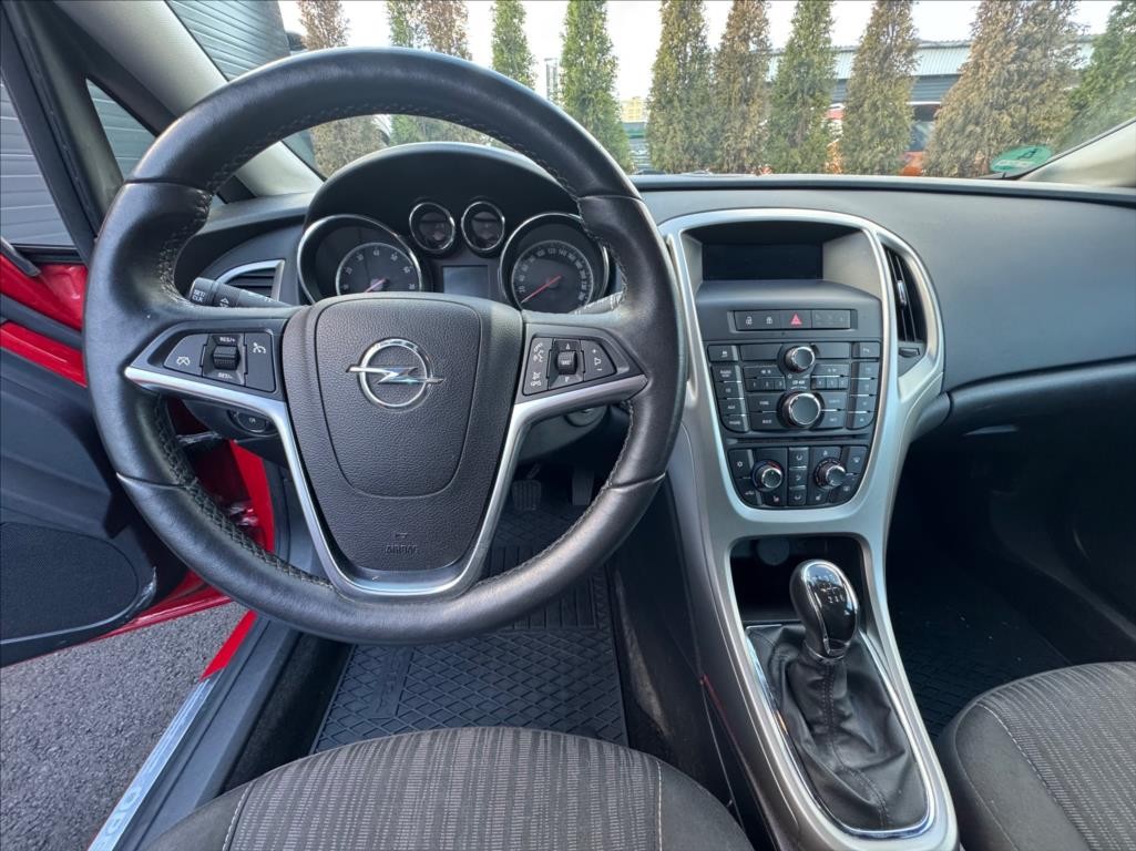 Opel Astra 1,4 (2012) - 8