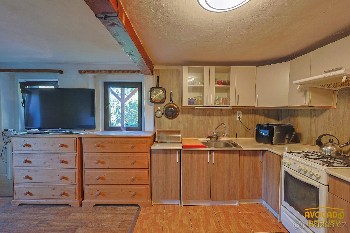 Dům ve Vesci k rekonstrukci - 8