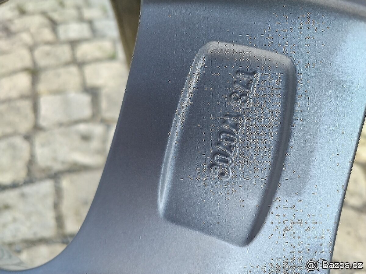 HONDA HR-V zimni alu. komplet 5x114,3 + 215/55/17 - 8