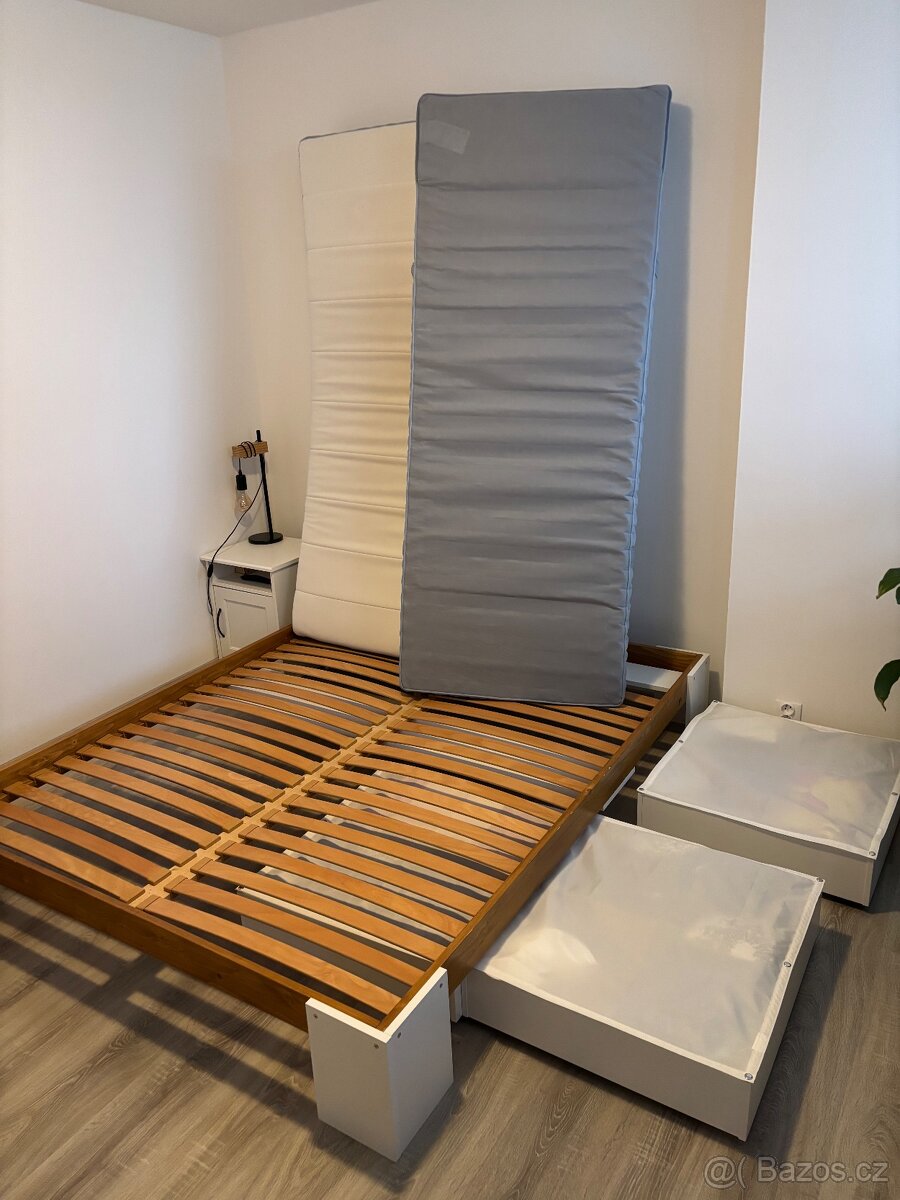 Postel s matracemi - 8