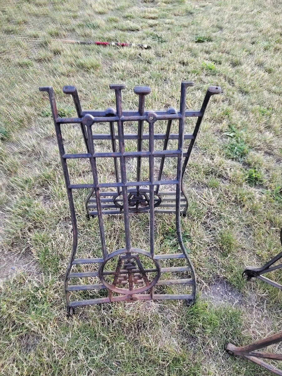 Nohy od siciho stroje - podnozi - 8