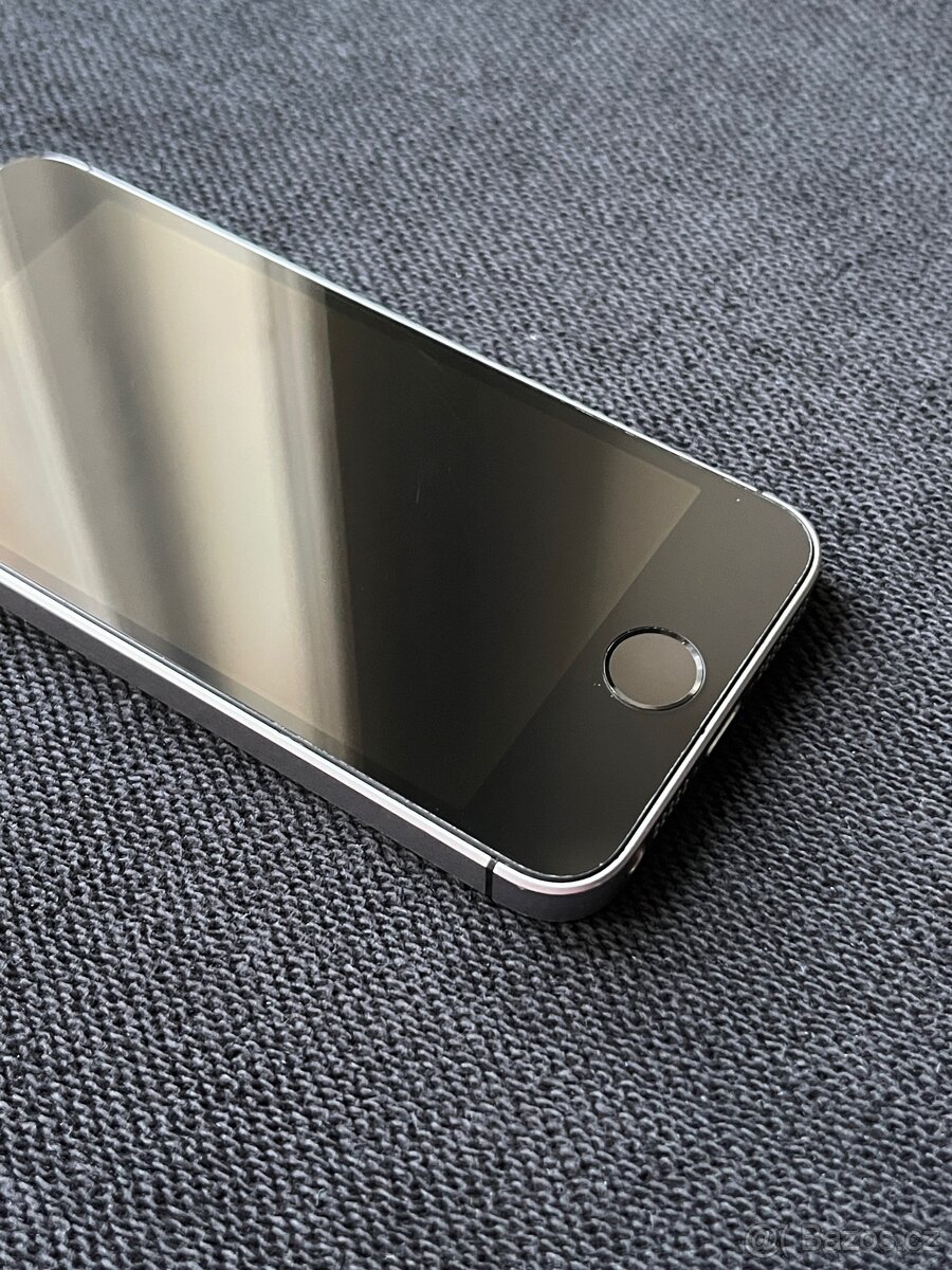 iPhone SE (2016) 64GB iOS 13.3.1 RARE - 8